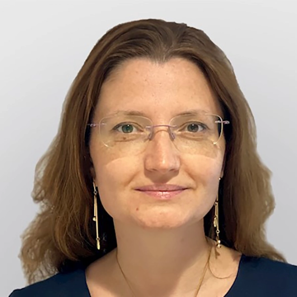 Miss Alexandra Tenovici | Consultant Oncoplastic Breast Surgeon | Parkside Suite Wexham | Slough, Berkshire