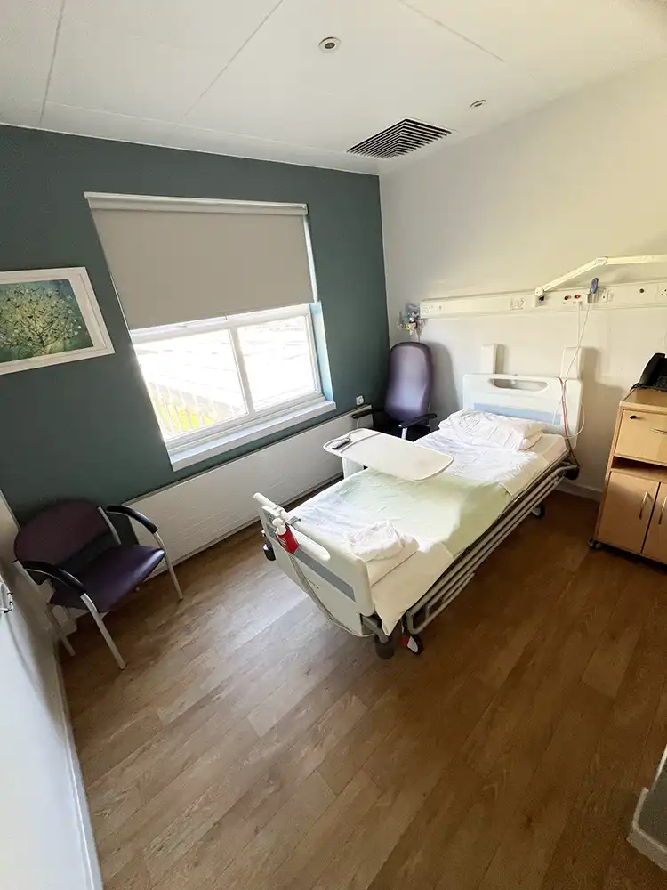Amenity Bed | Room with visitor chairs | Parkside Suite Wexham